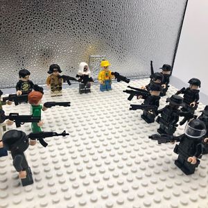 Minifigures LOT SWAT vs Terrorists 16 Minifgures and accessories LEGO compatible